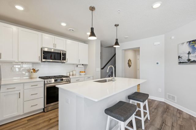 10546 Weston Way N, Maple Grove, MN 55369