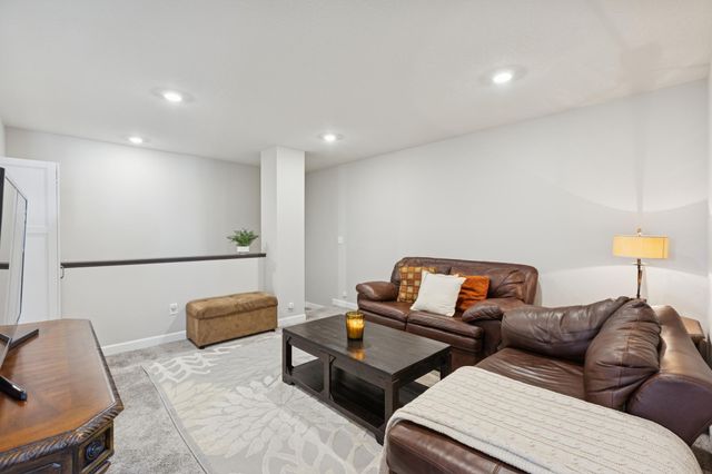 10546 Weston Way N, Maple Grove, MN 55369