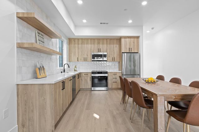 2817 Democracy Aly, Sacramento, CA 95816