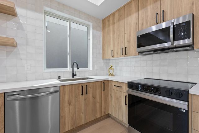 2817 Democracy Aly, Sacramento, CA 95816