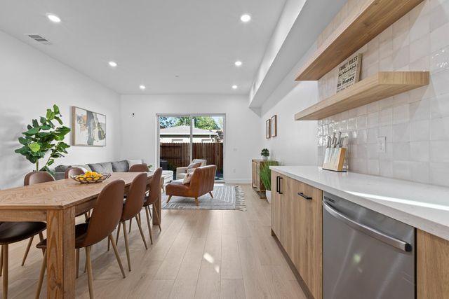 2817 Democracy Aly, Sacramento, CA 95816