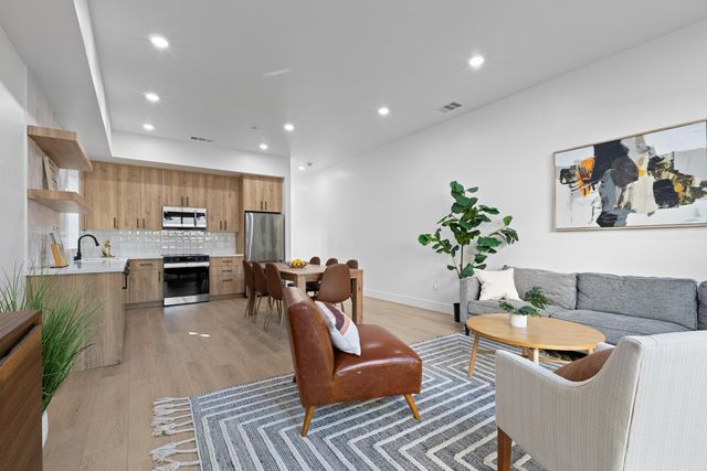 2817 Democracy Aly, Sacramento, CA 95816