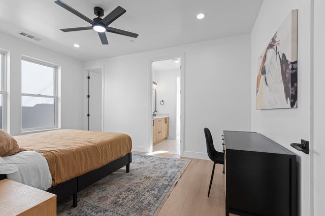 2817 Democracy Aly, Sacramento, CA 95816