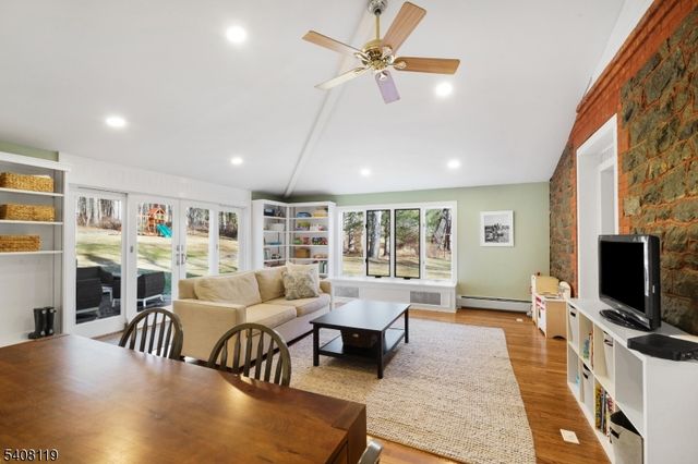 211 Mountainside Rd, Mendham Twp., NJ 07945