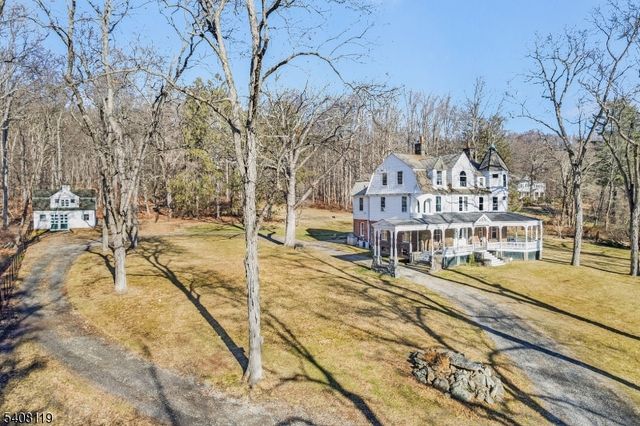 211 Mountainside Rd, Mendham Twp., NJ 07945