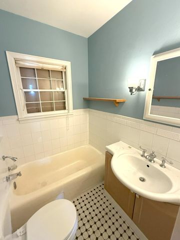 5271 Central Avenue, Portage, IN 46368