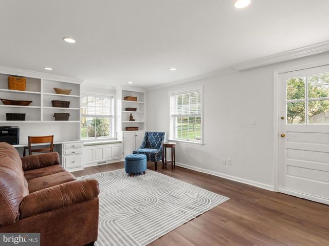 125 CLOVER HILL LN, Wayne, PA 19087