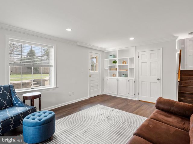 125 CLOVER HILL LN, Wayne, PA 19087