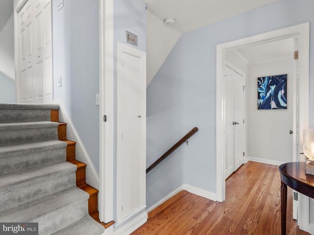 125 CLOVER HILL LN, Wayne, PA 19087