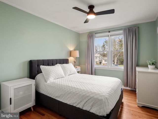 125 CLOVER HILL LN, Wayne, PA 19087