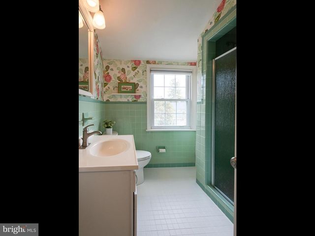 125 CLOVER HILL LN, Wayne, PA 19087