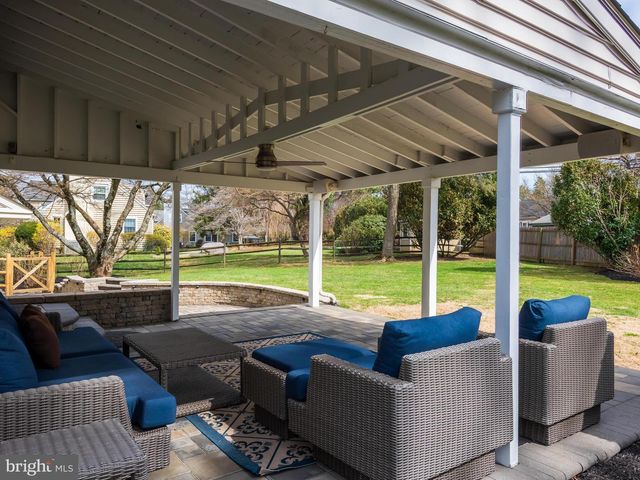 125 CLOVER HILL LN, Wayne, PA 19087