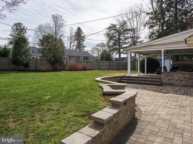 125 CLOVER HILL LN, Wayne, PA 19087