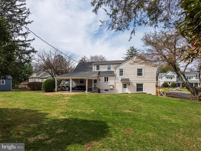 125 CLOVER HILL LN, Wayne, PA 19087