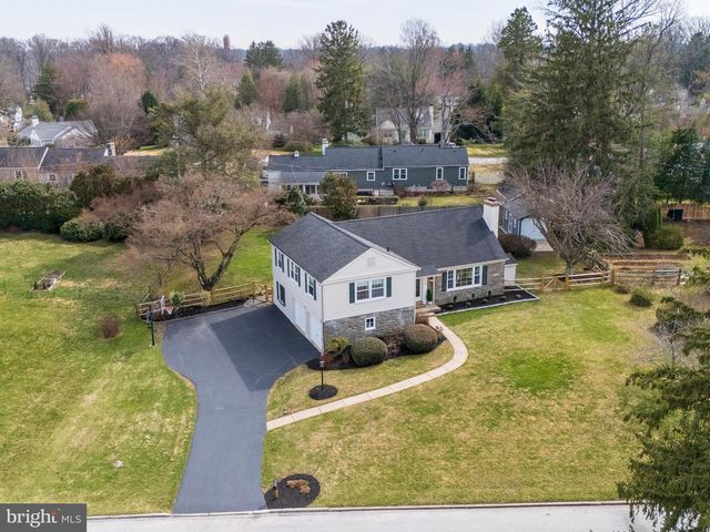 125 CLOVER HILL LN, Wayne, PA 19087
