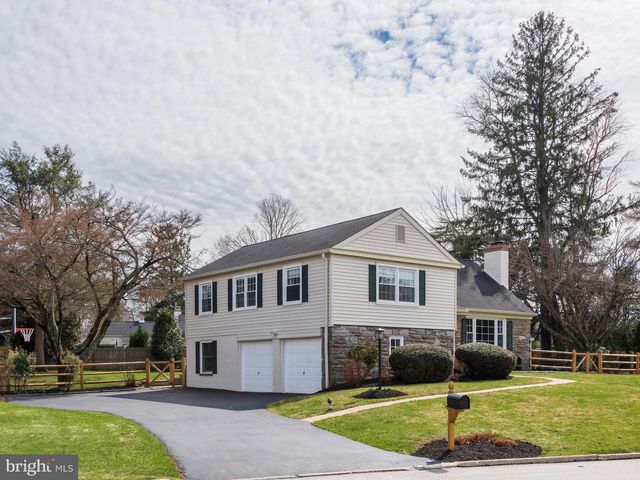 125 CLOVER HILL LN, Wayne, PA 19087