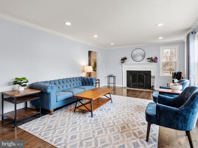 125 CLOVER HILL LN, Wayne, PA 19087