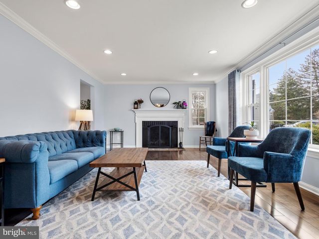 125 CLOVER HILL LN, Wayne, PA 19087