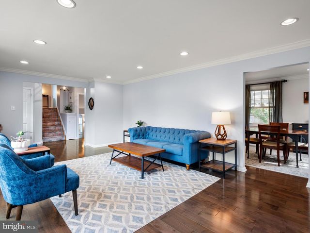 125 CLOVER HILL LN, Wayne, PA 19087