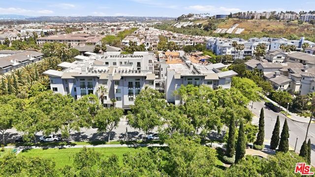 6400 Crescent Parkway 301, Playa Vista, CA 90094