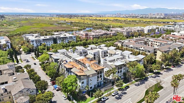 6400 Crescent Parkway 301, Playa Vista, CA 90094