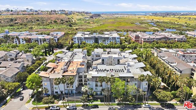 6400 Crescent Parkway 301, Playa Vista, CA 90094