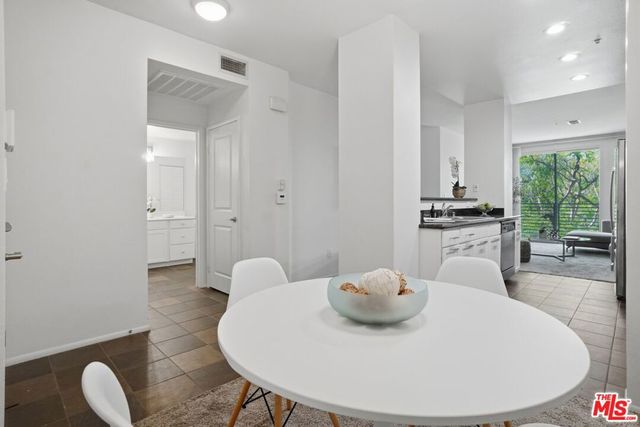 6400 Crescent Parkway 301, Playa Vista, CA 90094