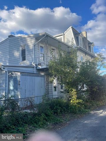 135 LUCKNOW RD, Harrisburg, PA 17110