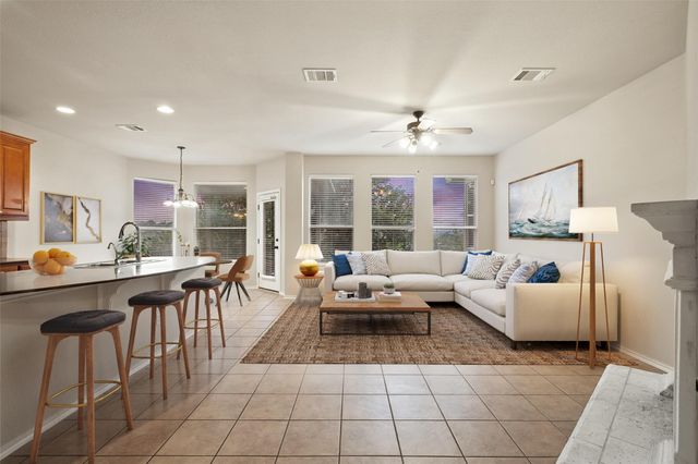 36 White Magnolia CIR, Austin, TX 78734