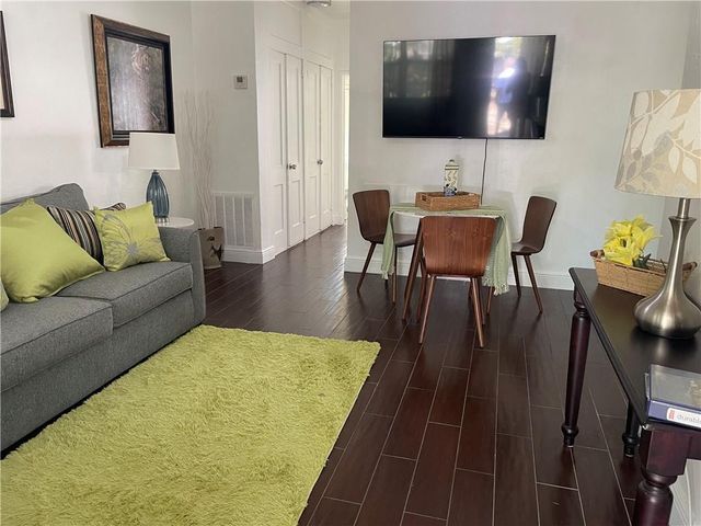 17 NE 9TH Avenue 4, Fort Lauderdale, FL 33301