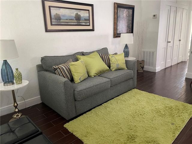 17 NE 9TH Avenue 4, Fort Lauderdale, FL 33301