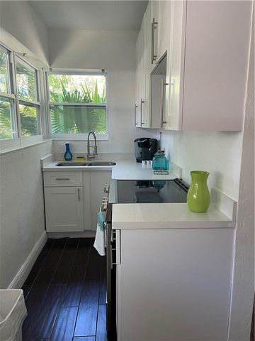 17 NE 9TH Avenue 4, Fort Lauderdale, FL 33301