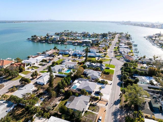 301 41ST AVENUE, St Pete Beach, FL 33706