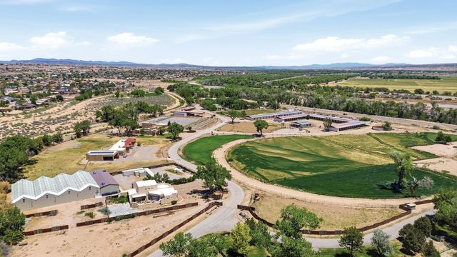 600 Camino De Corrales Del Norte, Corrales, NM 87048