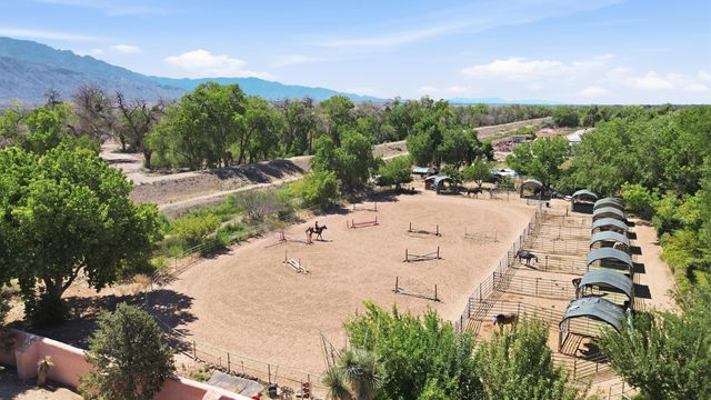 600 Camino De Corrales Del Norte, Corrales, NM 87048