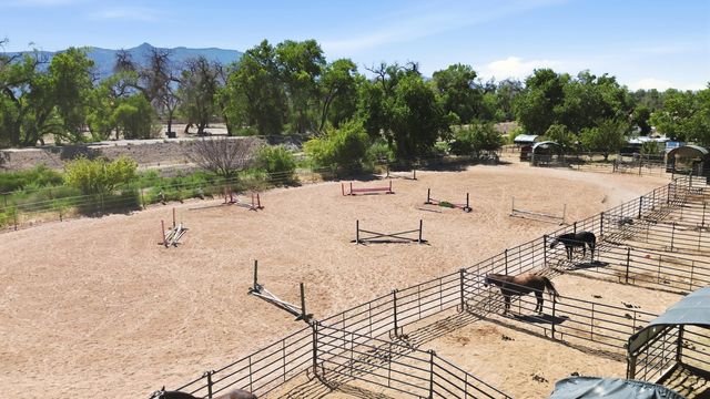 600 Camino De Corrales Del Norte, Corrales, NM 87048