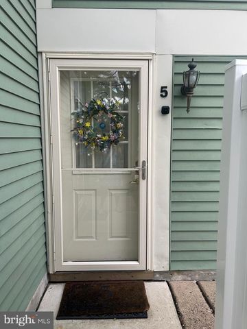 5 BROOKSIDE CT, Horsham, PA 19044