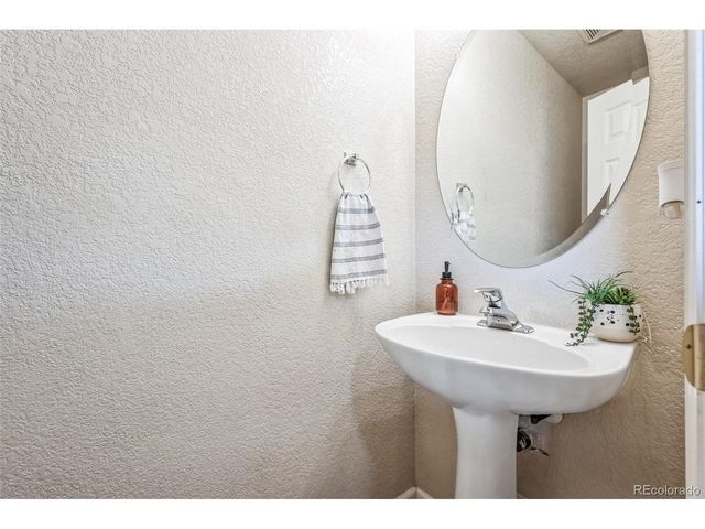 20000 Mitchell Pl 9, Denver, CO 80249