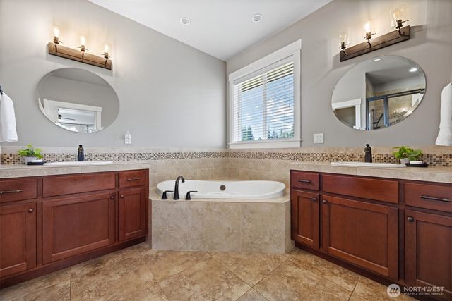 6818 Baker Ridge Drive, Lynden, WA 98264