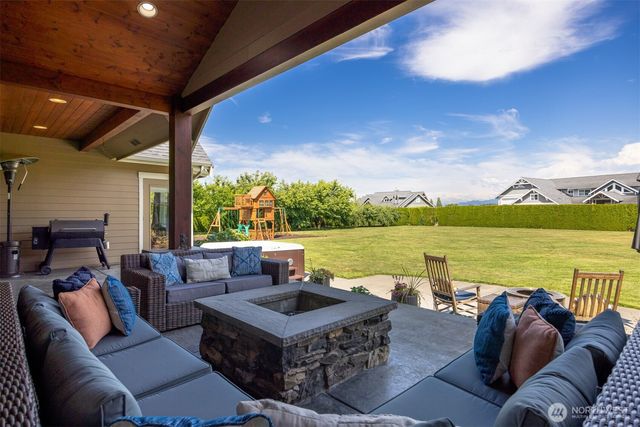 6818 Baker Ridge Drive, Lynden, WA 98264