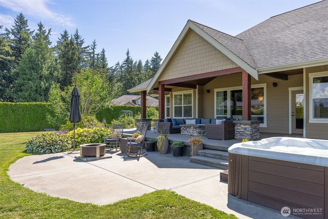 6818 Baker Ridge Drive, Lynden, WA 98264