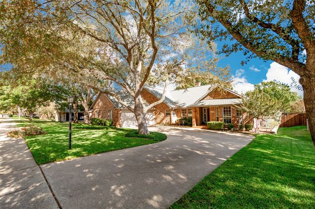 1916 Skelton Street, Flower Mound, TX 75022