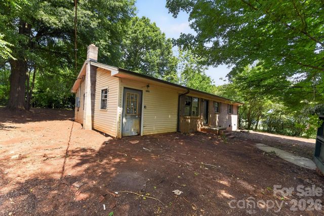 1393 Field Circle, Hickory, NC 28602