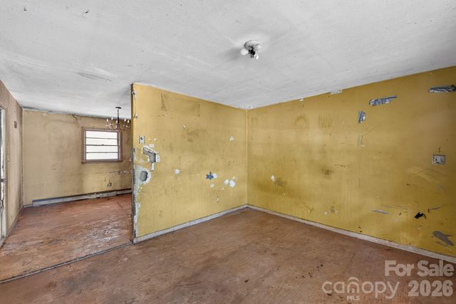 1393 Field Circle, Hickory, NC 28602