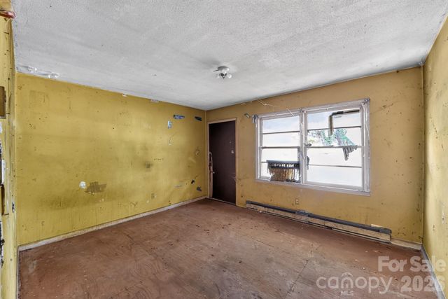1393 Field Circle, Hickory, NC 28602
