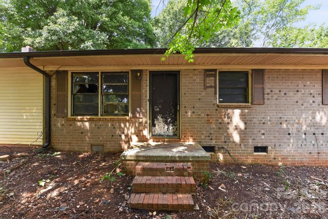 1393 Field Circle, Hickory, NC 28602