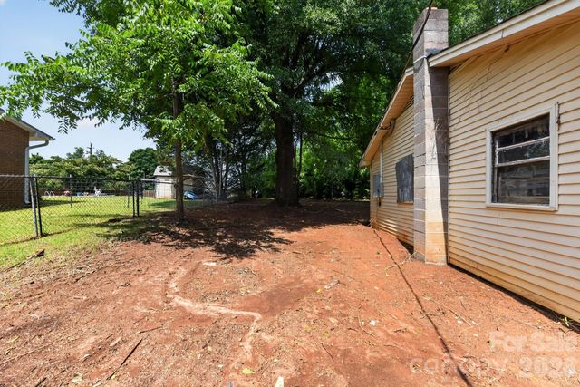 1393 Field Circle, Hickory, NC 28602