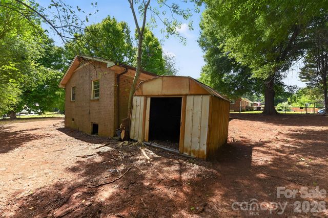 1393 Field Circle, Hickory, NC 28602