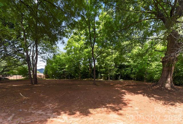 1393 Field Circle, Hickory, NC 28602