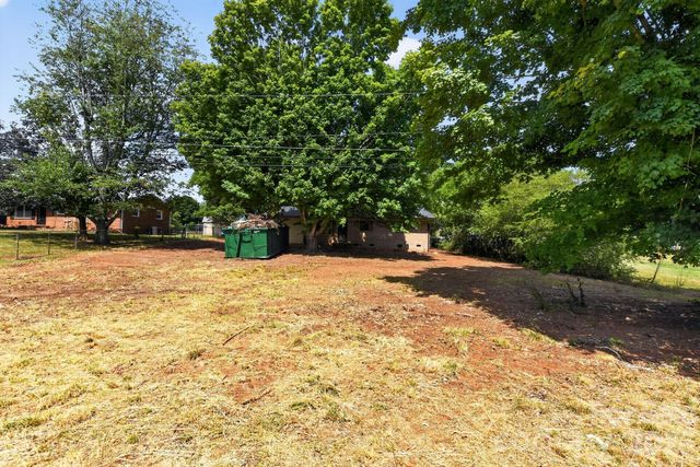 1393 Field Circle, Hickory, NC 28602